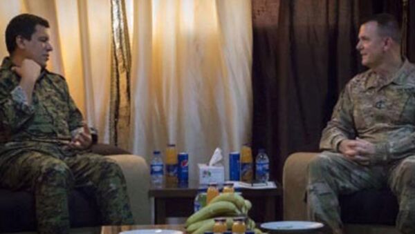 ABD'li general, Türkiye tarafından kırmızı kategoride aranan YPG'li ile görüştü - Sputnik Türkiye