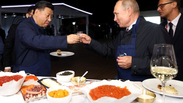 Çin Devlet Başkanı Şi Cinping ile Rusya Devlet Başkanı Vladimir Putin - Sputnik Türkiye