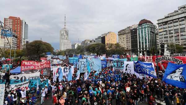 Arjantin'in başkenti Buenos Aires'de ekonomik kriz protestosu - Sputnik Türkiye