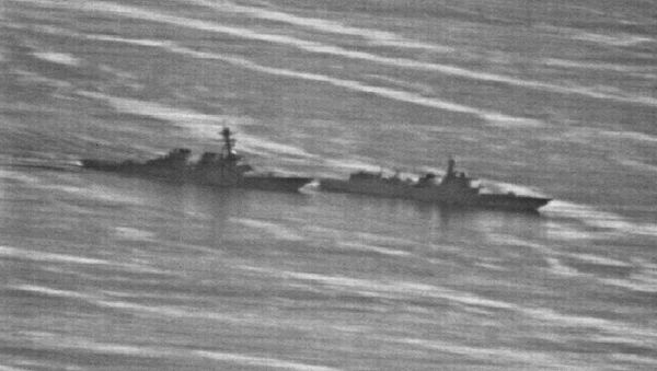 Çin savaş gemisinin ABD savaş gemisine önleme yapmasına ait görüntüler yayınlandı - Sputnik Türkiye