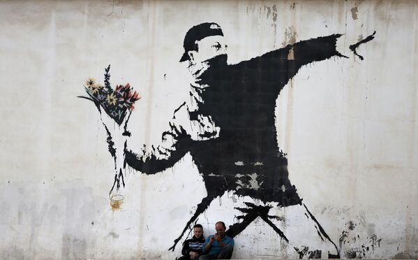 Sokak sanatçısı Banksy'nin eserleri - Sputnik Türkiye
