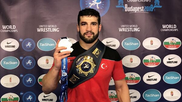 Dünya Güreş Şampiyonası'nda Metehan Başar'dan altın madalya - Sputnik Türkiye