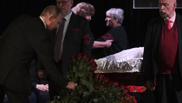 Rusya Devlet Başkanı Vladimir Putin,  Lyudmila Alekseyeva’nın cenaze töreninde - Sputnik Türkiye
