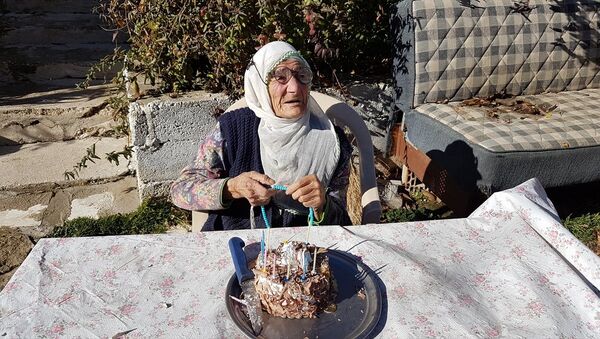 102 yaşında ilk kez doğum gününü kutladı - Sputnik Türkiye