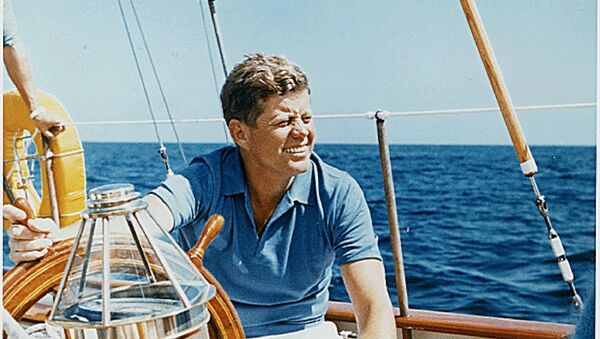 President John F. Kennedy goes sailing - Sputnik Türkiye