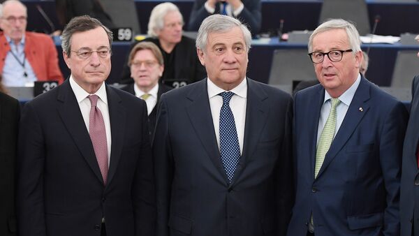 Avrupa Merkez Bankası (ECB) Başkanı Mario Draghi- Avrupa Parlamentosu (AP) Başkanı Antonio Tajani-Avrupa Birliği Komisyonu Jean-Claude Junker - Sputnik Türkiye