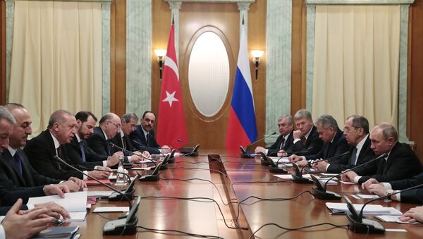 Soçi'de Türk ve Rus heyetleri arasında ikili görüşmeler - Sputnik Türkiye