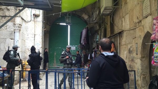 İsrail polisi işgal altındaki Doğu Kudüs'te bulunan Mescid-i Aksa'nın tüm kapılarını kapattı - Sputnik Türkiye