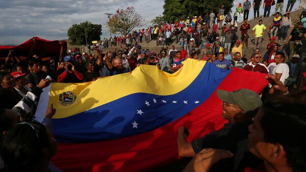 Venezüella'da Nicolas Maduro hükümetine destek eylemi - Sputnik Türkiye