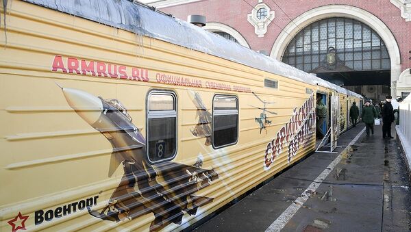 Rus ordusu, Suriye'de ele geçirilen askeri teçhizatı müze trenle Rusya genelinde sergiliyor - Sputnik Türkiye