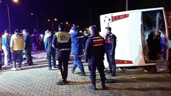 Antalyaspor deplasmanından dönen Ankaragücü taraftarı kaza yaptı - Sputnik Türkiye