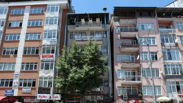 Kocaeli'ndeki yamuk binalar korkutuyor - Sputnik Türkiye