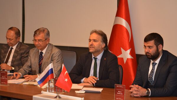 Doç. Fahri Erenel, Prof. Dr. Mesut Hakkı Caşın, Dr. İsmail Safi ve Murat Sadıkzade - Sputnik Türkiye
