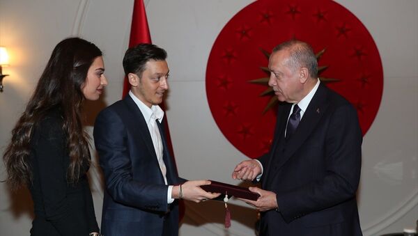 Cumhurbaşkanı Erdoğan, futbolcu Mesut Özil'i kabul etti - Sputnik Türkiye