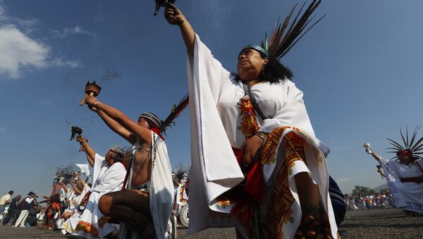 Tenochtitlan'daki Aztek dansçılar - Sputnik Türkiye