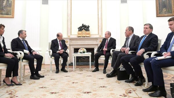 Rusya Devlet Başkanı Vladimir Putin, Lübnan Cumhurbaşkanı Mişel Avn ile Moskova'da görüştü. Görüşme sonrasında iki lider, ağırlıklı olarak Suriye meselesini ele alan ortak bir bildiri yayımladı. - Sputnik Türkiye