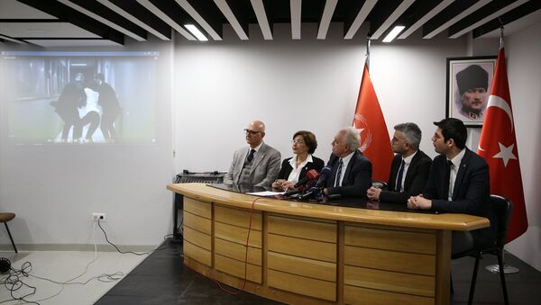 Partisinin genel merkezinde düzenlediği basın toplantısında Perinçek, Akşener'in FETÖ ve PKK ile dayanışma içinde olduğunu ileri sürdü. - Sputnik Türkiye