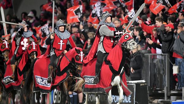 Yeni Zelanda'da Crusaders (Haçlılar) adlı rugby takımının taraftarları - Sputnik Türkiye