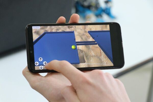 Denizli'nin Merkezefendi ilçesinde okuyan iki ortaokul öğrencisi, özgün bir yazılım kullanarak android tabanlı mobil oyun üretti.  - Sputnik Türkiye
