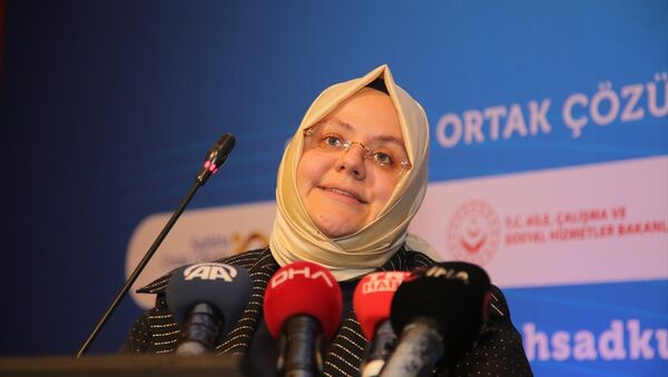 Aile, Çalışma ve Sosyal Hizmetler Bakanı Zehra Zümrüt Selçuk - Sputnik Türkiye