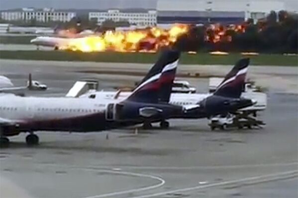 Şeremetyevo Havalimanı’nda uçak yangını - Sputnik Türkiye