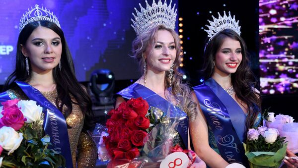 Победительницы конкурса красоты Мисс Чита-2019  - Sputnik Türkiye