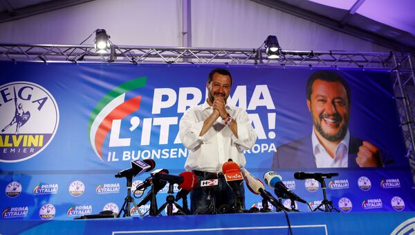 İtalya'nın aşırı sağ görüşlü Lig Partisi lideri Matteo Salvini - Sputnik Türkiye