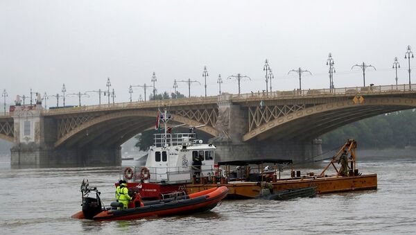  Budapeşte'de Tuna Nehri'nde meydana gelen gemi kazasında 7 kişi hayatını kaybetti  - Sputnik Türkiye