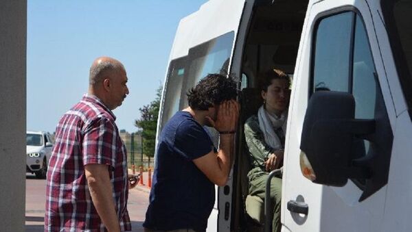 Midilli’ye kaçarken yakalanan 9 FETÖ şüphelisi tutuklandı - Sputnik Türkiye