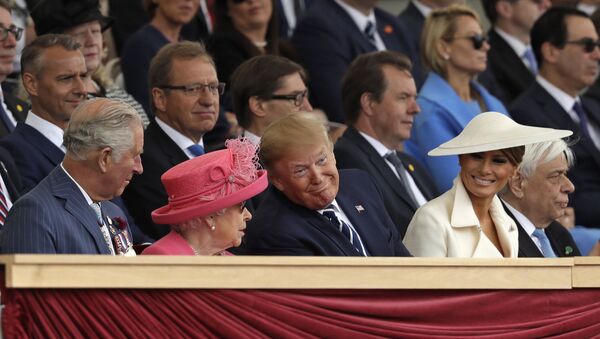 Donald Trump, Kraliçe 2. Elizabeth, Melania Trump - Sputnik Türkiye