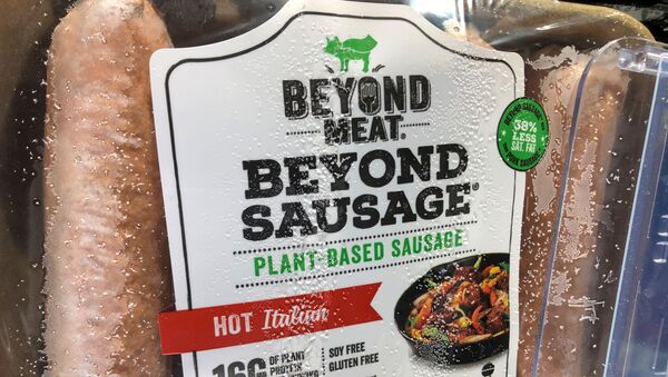 ABD'de vegan burger üreticisi bir firmanın vejetaryen sosisleri, Kaliforniya'daki marketlerde satışta... - Sputnik Türkiye