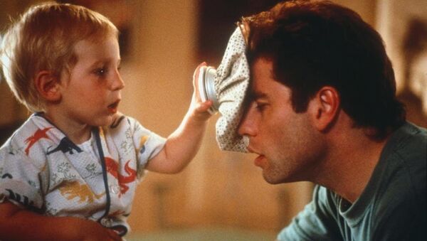 Bruce Willis’in etrafındaki insanlardan daha akıllı olan bebek Mikey’i seslendirdiği Bak Şu Konuşana (Look Who’s Talking)  - Sputnik Türkiye