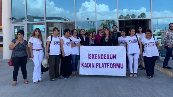  Kocasını öldüren kadına 15 yıl hapis cezası  - Sputnik Türkiye