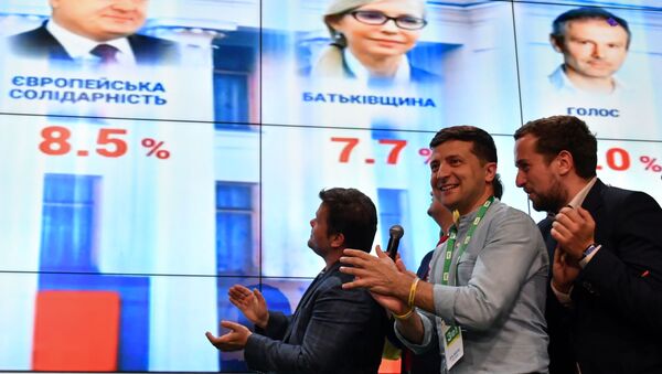 Ukrayna'daki erken genel seçim: Zelenskiy'in partisi birinci - Sputnik Türkiye