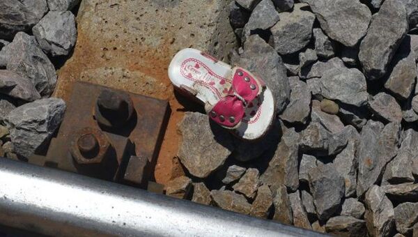 Adana'da 4 yaşındaki küçük kız trenin altında kaldı - Sputnik Türkiye