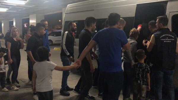 Edirne'de okul servisiyle göçmen kaçakçılığı - Sputnik Türkiye