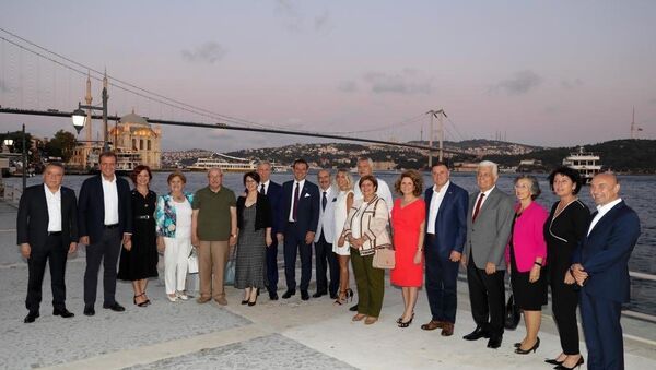 CHP'den seçilen büyükşehir belediye başkanları, Sultanahmet Tunuslu Hayrettin Paşa Konağı'nda düzenlenen Büyükşehir Belediye Başkanları Çalıştayında bir araya geldi  - Sputnik Türkiye
