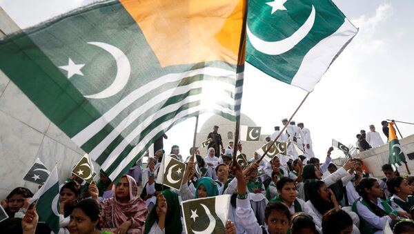 Pakistan'ın Karaçi şehrinde Hindistan'ın Keşmir kararına yönelik protesto mitingi - Sputnik Türkiye