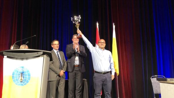 Kanada’nın Montreal kentinde 8-12 Eylül tarihleri arasında yapılan 46. Dünya Arıcılık Kongresi’nde Eğriçayır Balı, Dünyanın En İyi Balı ödülüne layık görüldü. Kongrenin son günü düzenlenen törenle büyük ödülü Eğriçayır Balı’nın sahibi Celal Çay aldı. - Sputnik Türkiye