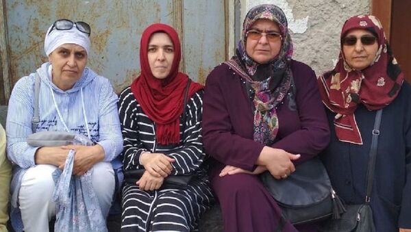 Tutuklu askeri okul öğrencilerinin anneleri - Sputnik Türkiye