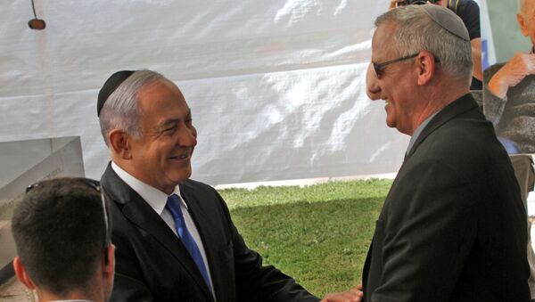 İsrail Başbakanı Benyamin Netanyahu ve Mavi-Beyaz İttifakı lideri Benny Gantz - Sputnik Türkiye