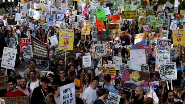 Aralarında Türkiye'nin de bulunduğu 139 ülkede hükümetleri iklim krizi konusunda harekete geçmeye zorlamak için Küresel İklim Grevi eylemleri düzenlendi. - Sputnik Türkiye