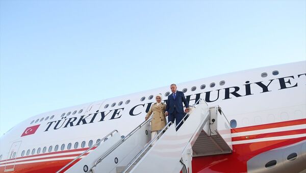 Türkiye Cumhurbaşkanı Recep Tayyip Erdoğan, Birleşmiş Milletler (BM) 74. Genel Kurulu görüşmelerine katılmak üzere özel Uçak TC-TRK ile ABD'nin New York şehrine ulaştı. - Sputnik Türkiye