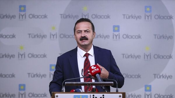 İYİ Parti Sözcüsü Yavuz Ağıralioğlu, partisinin Başkanlık Divanı Toplantısı'nın ardından gazetecilere açıklama yaptı. - Sputnik Türkiye