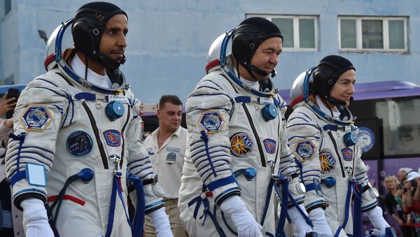Birleşik Arap Emirlikleri’nin (BAE) ilk astronotu olan Hazza El Mansouri’nin yanı sıra Rusya’dan kozmonot Oleg Skripoçka ile ABD’den astronot Jessica Meir’i taşıyan Soyuz MS-15 uzay kapsülü Kazakistan’ın Baykonur Uzay Üssü’nden fırlatıldı. - Sputnik Türkiye