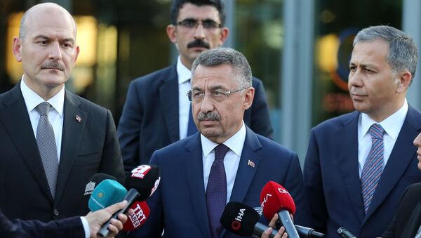 Cumhurbaşkanı Yardımcısı Fuat Oktay, İstanbul AFAD’da açıklamalarda bulundu. - Sputnik Türkiye