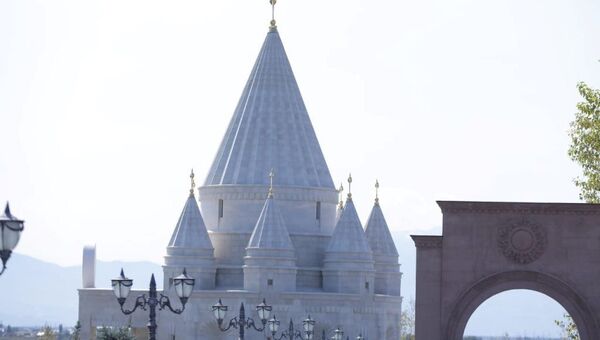 Dünyanın en büyük Ezidi ibadethanesi Ermenistan'da hizmete girdi - Sputnik Türkiye