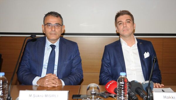 BAİB Yönetim Kurulu Başkanı Hakkı Bahar (sağda), Akçakale Belediye Başkan Yardımcısı Şükrü Mısırlı - Sputnik Türkiye