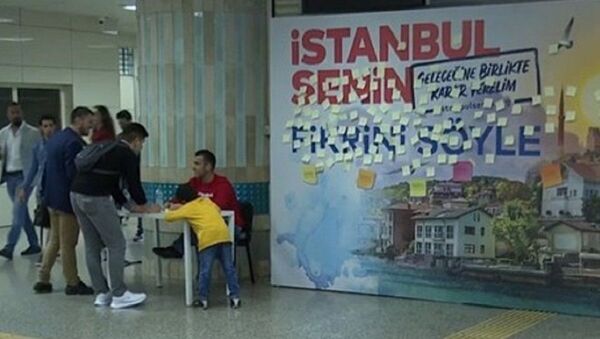 metro istasyonlarında 'post-it' duvarları - Sputnik Türkiye