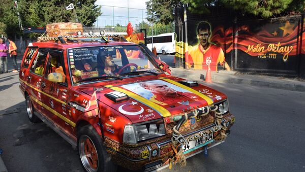 Galatasaraylı araba - Sputnik Türkiye